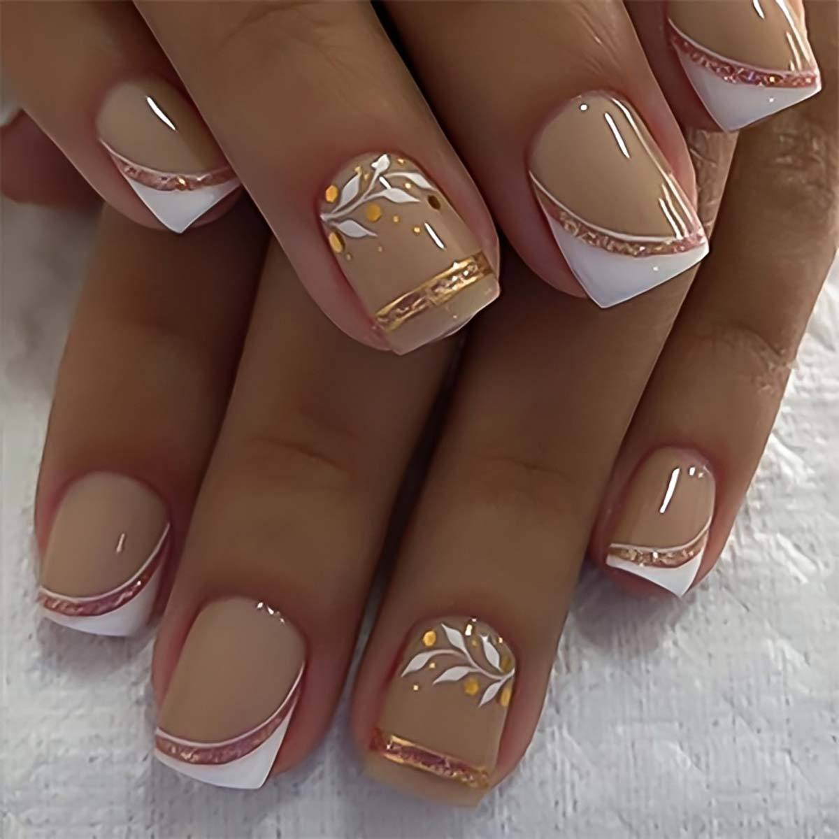Korte medium nepnagels voor vr - Nail Art Press On recensie en prijs
